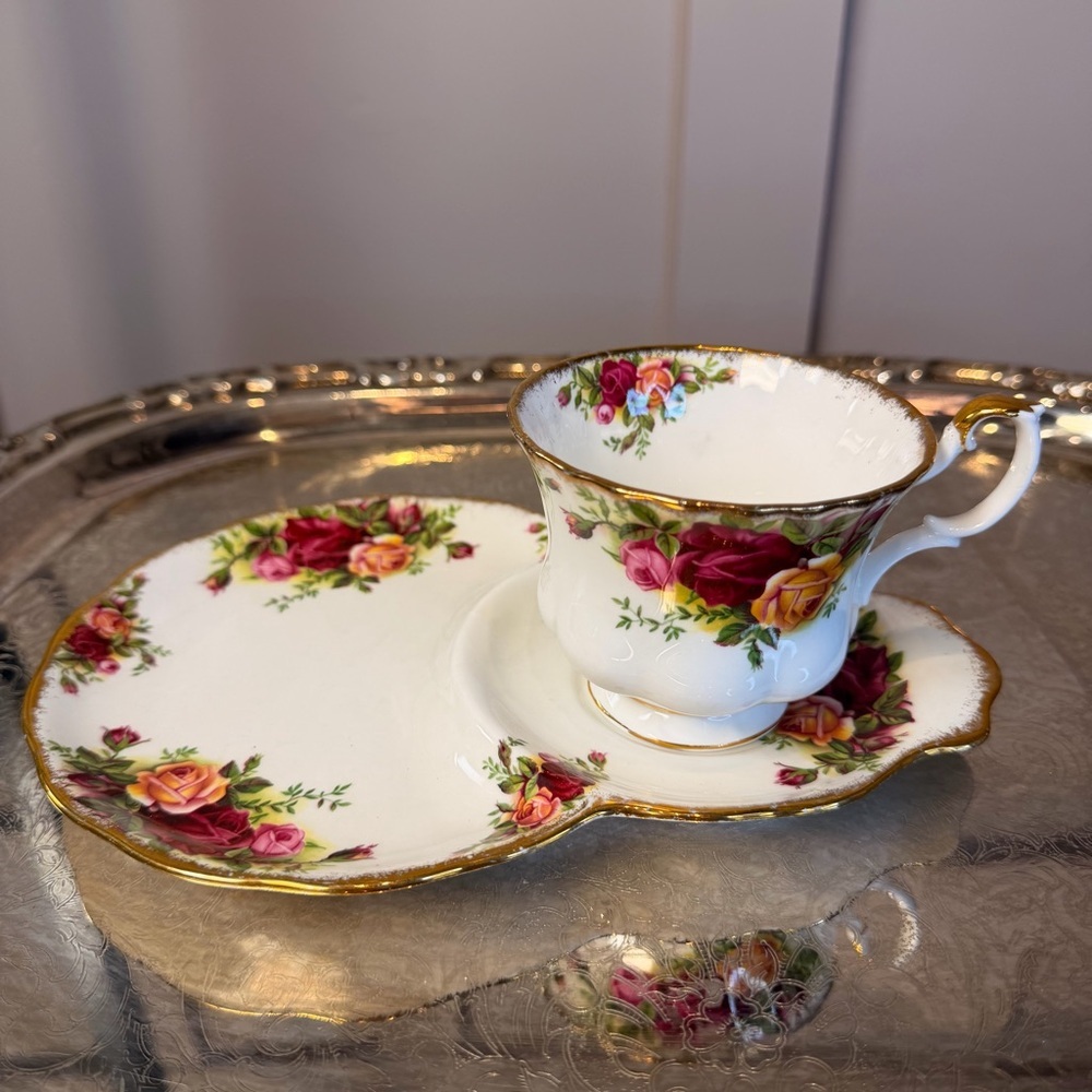 1962-1974 ROYAL ALBERT Bone China Old Country Roses Pattern Tennis Set